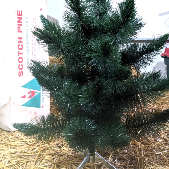 Vintage 1960s Astralite Scotch Pine Vinyl Christmas Tree + Stand | 2 Feet High - Picture 8 of 9